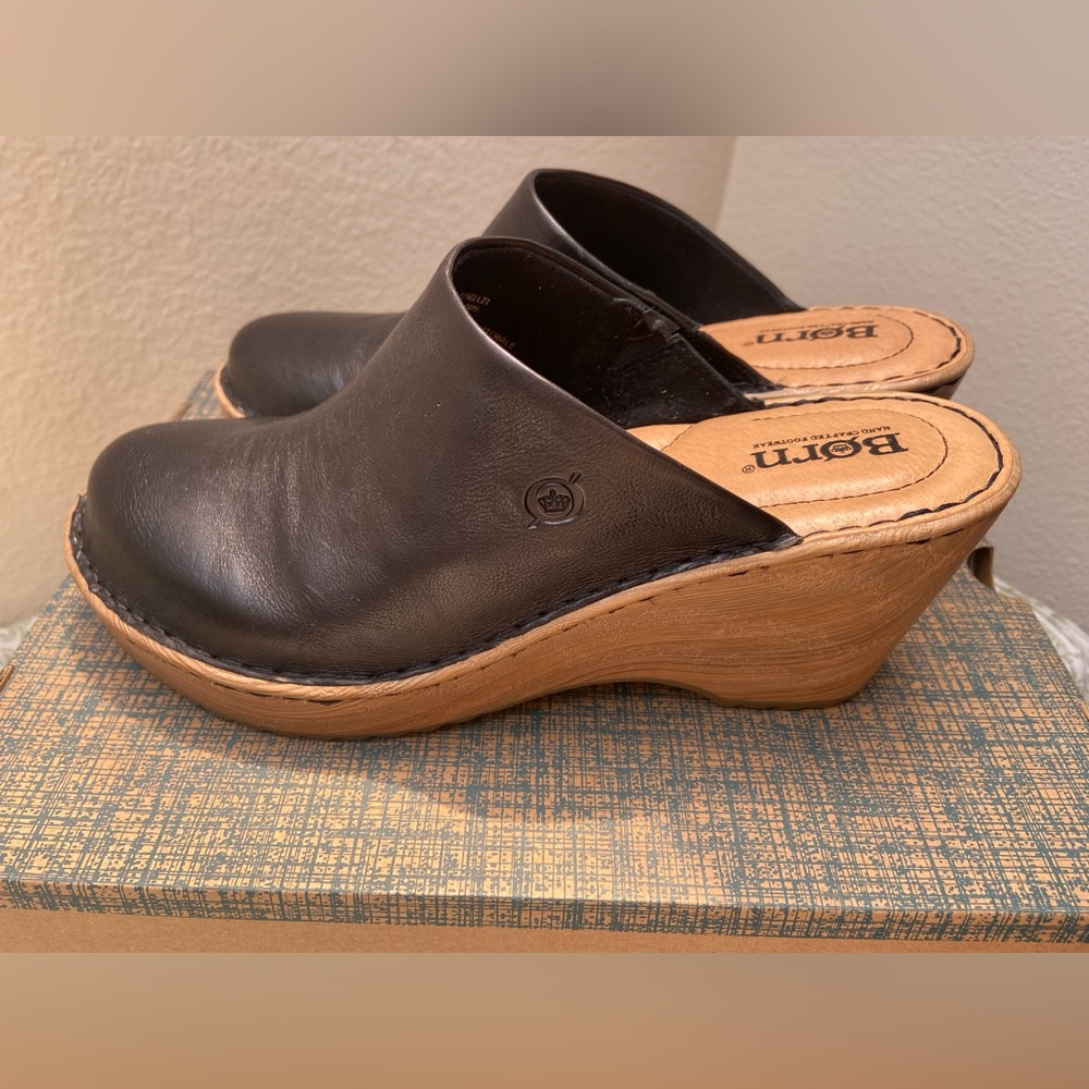 Born mules. Size 9 (fits also 8.5)